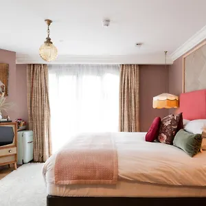 Отель The Rabbit & Retreat, Темплпатрик