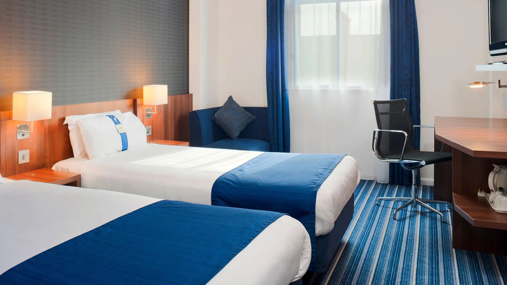 Holiday Inn Express Belfast City By Ihg Hotel