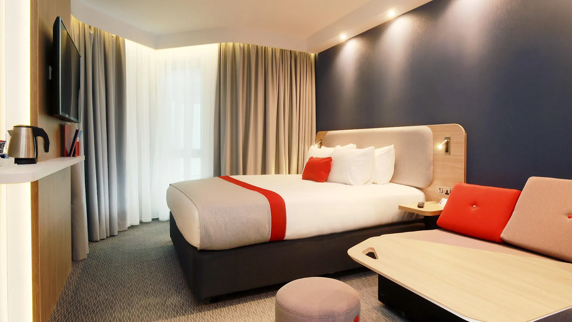 Holiday Inn Express Belfast City By Ihg