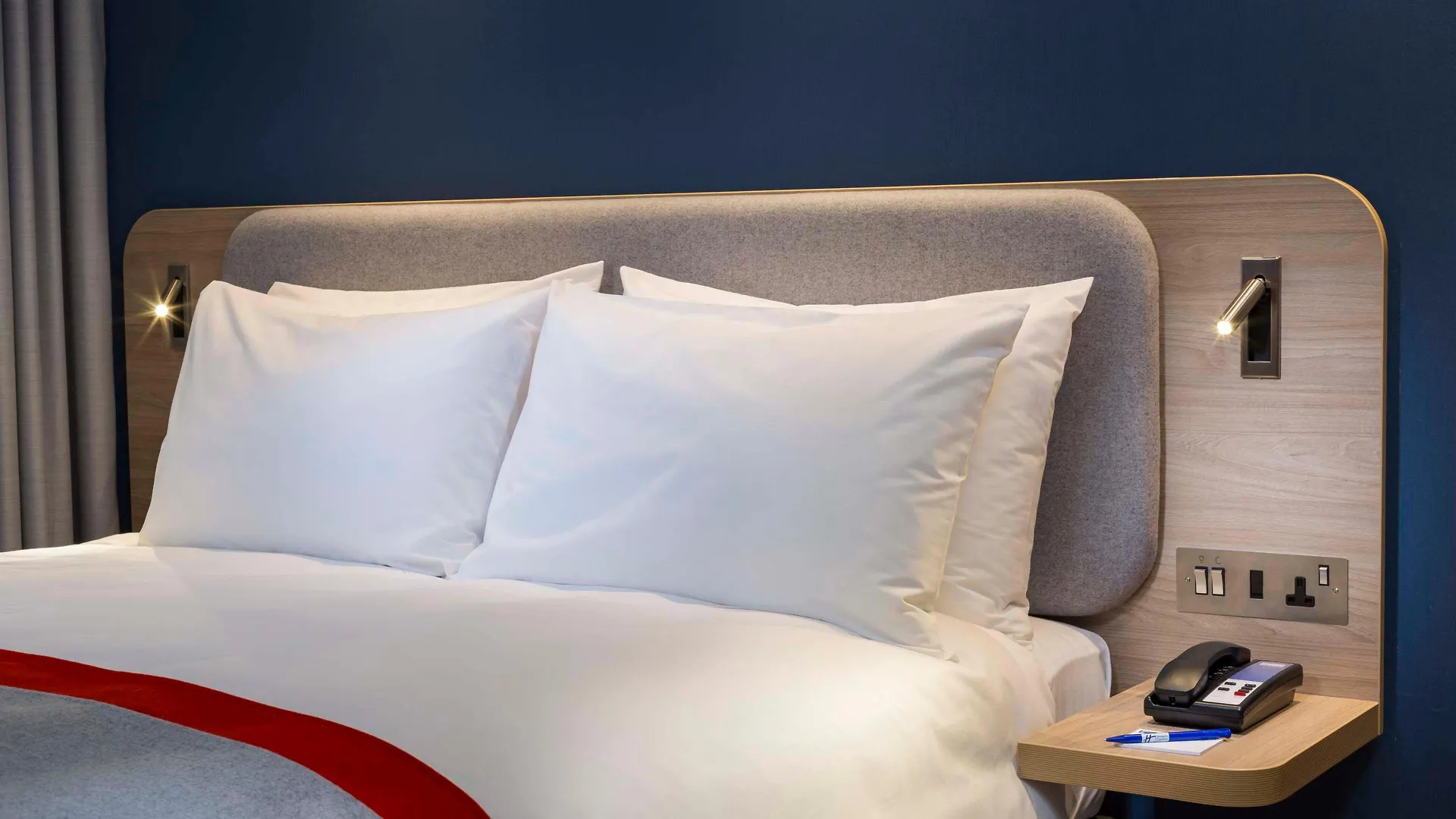 Hotel Holiday Inn Express Belfast City By Ihg