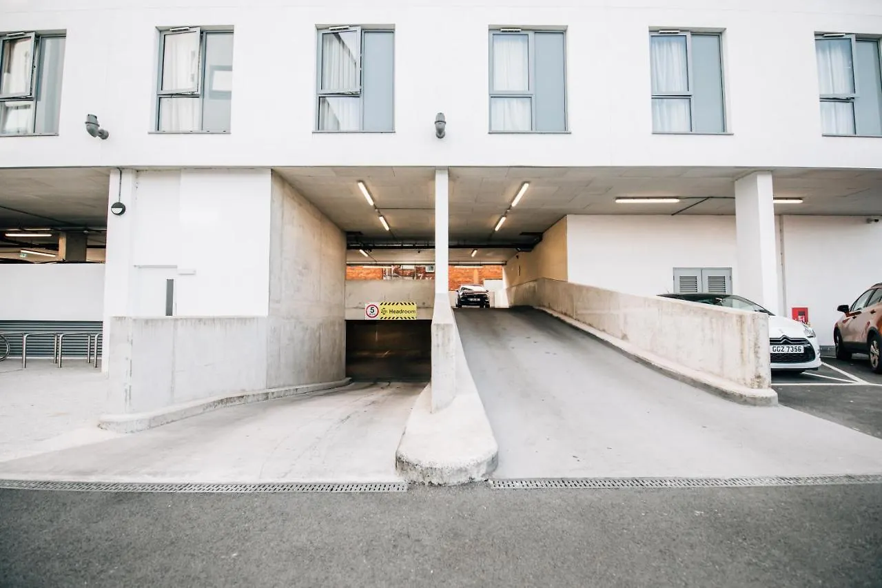 Holiday Inn Express Belfast City By Ihg Hotel