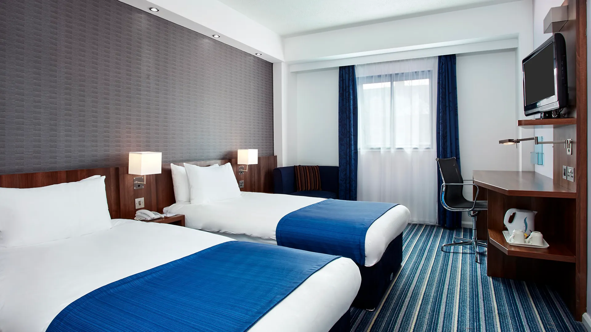 Holiday Inn Express Belfast City By Ihg Hotel