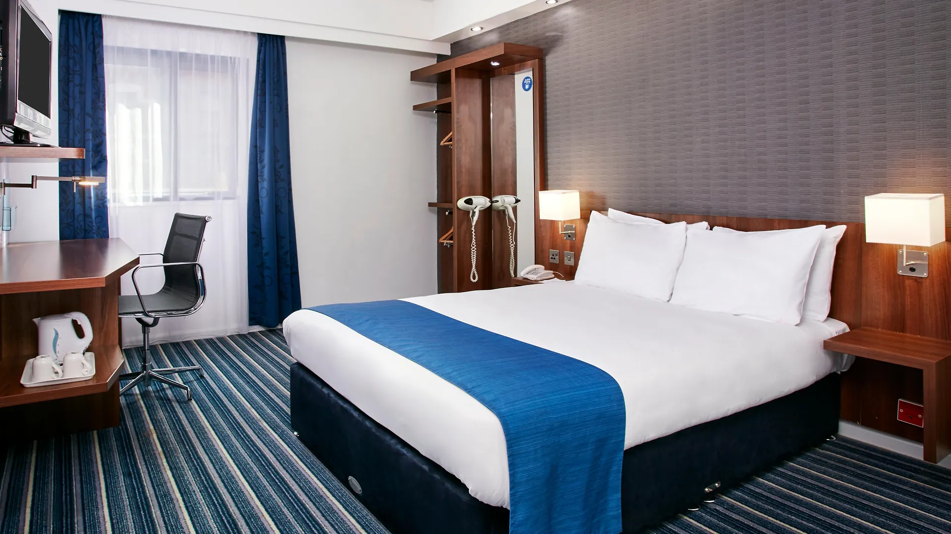 Holiday Inn Express Belfast City By Ihg Hotel