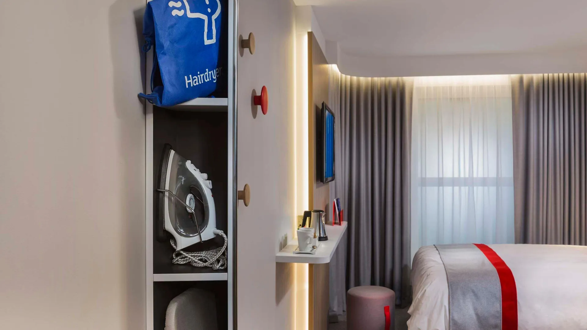 Holiday Inn Express Belfast City By Ihg Hotel