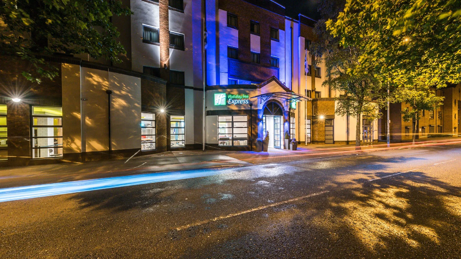 Holiday Inn Express Belfast City By Ihg