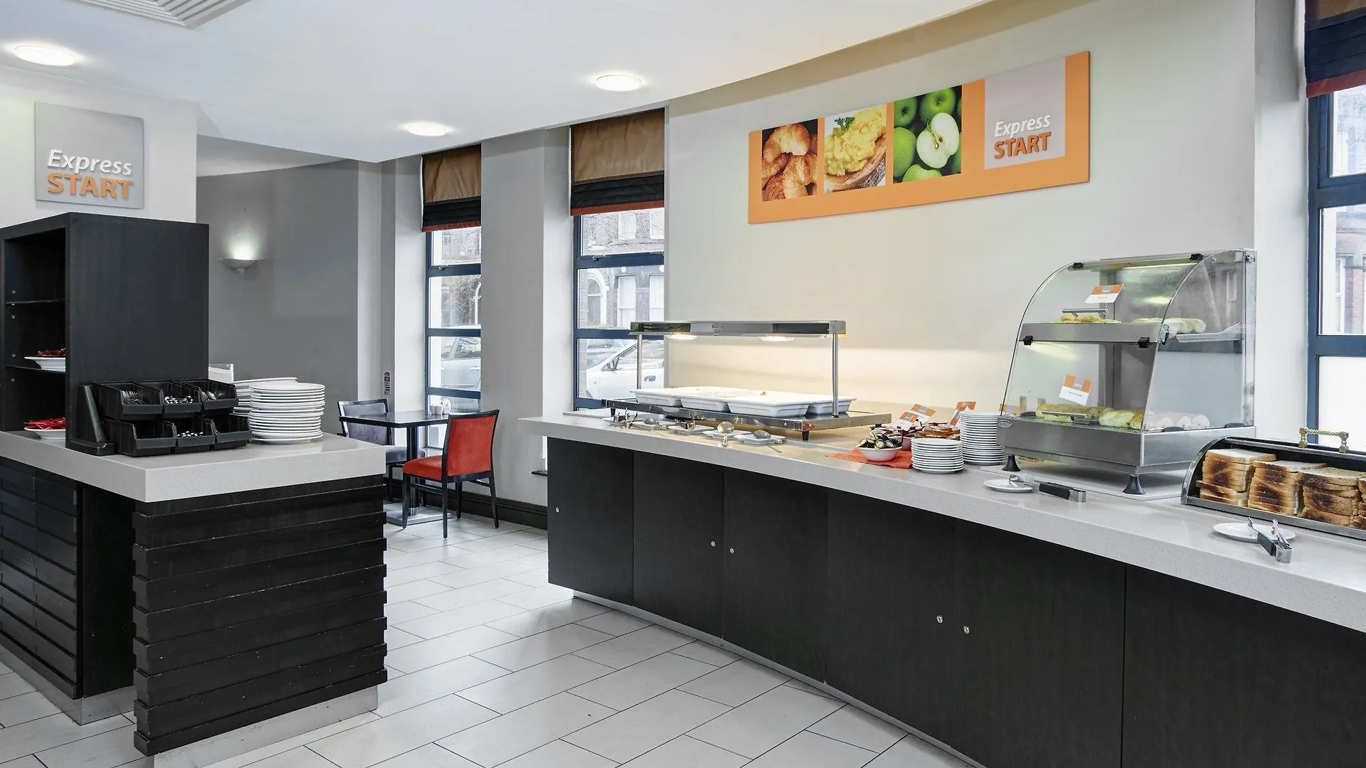 Hotel Holiday Inn Express Belfast City By Ihg