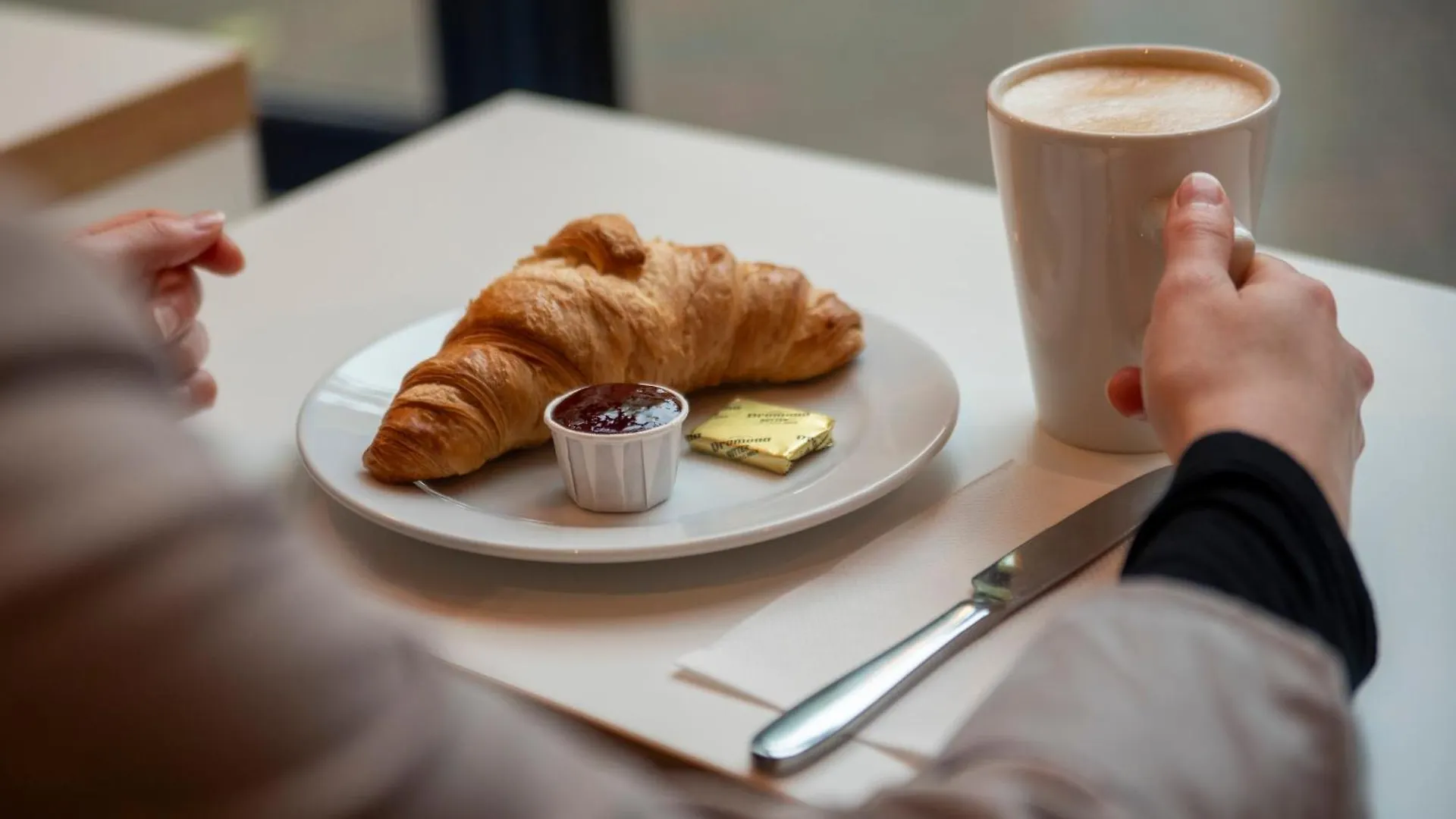 *** Hotel Holiday Inn Express Belfast City By Ihg Wielka Brytania