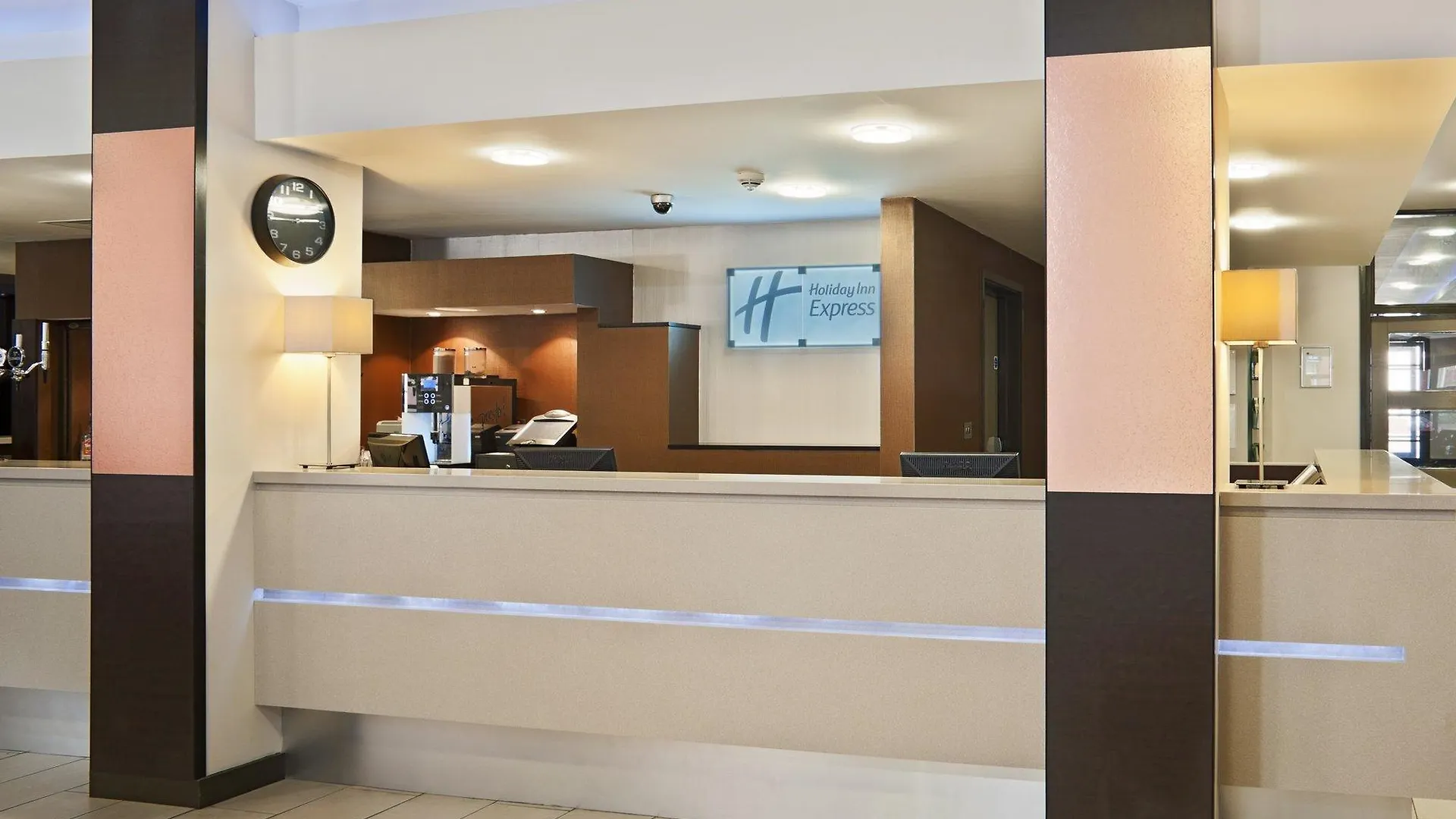Holiday Inn Express Belfast City By Ihg 3*,  Wielka Brytania